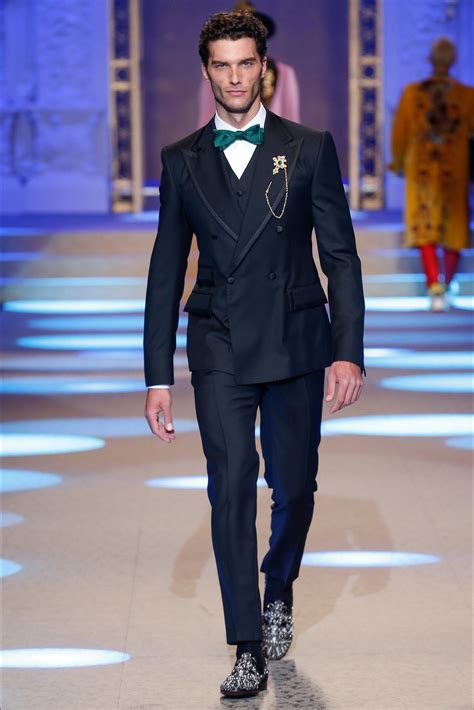 abiti dolce gabbana uomo|Milano Sfilata Uomo Dolce&Gabbana Autunno Inverno 24/25: .